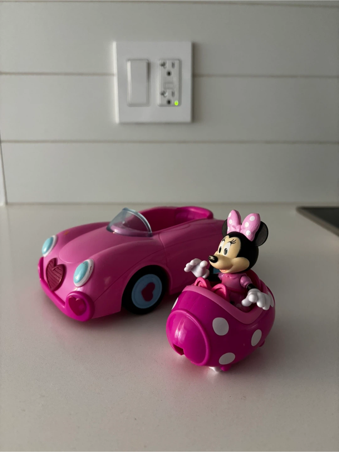 Free - has to go today: Set of toys: Elsa and Minnie - photo 5