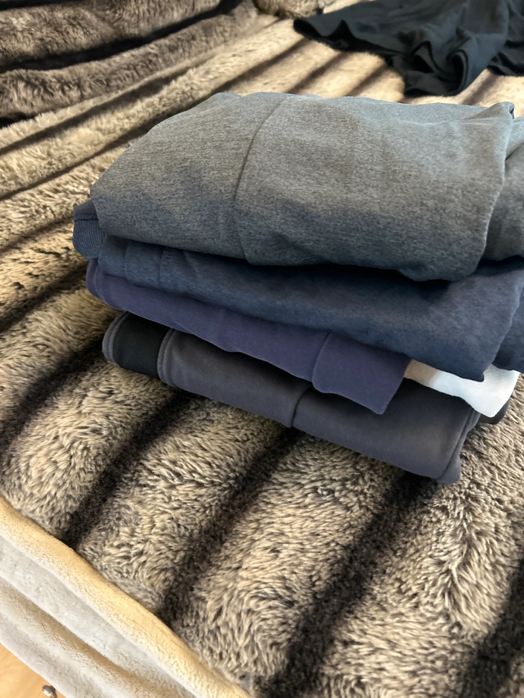 Puma Joggers and Sweatpants - Bundle 4 total pieces $30 - photo 2