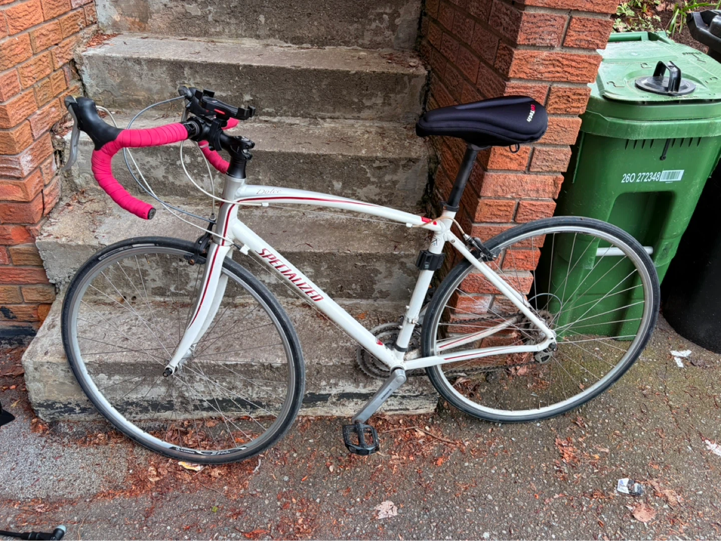 Specialized White Road Bike - photo 2