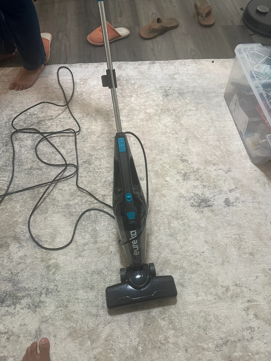 Eureka Stick Vacuum Cleaner - photo 2