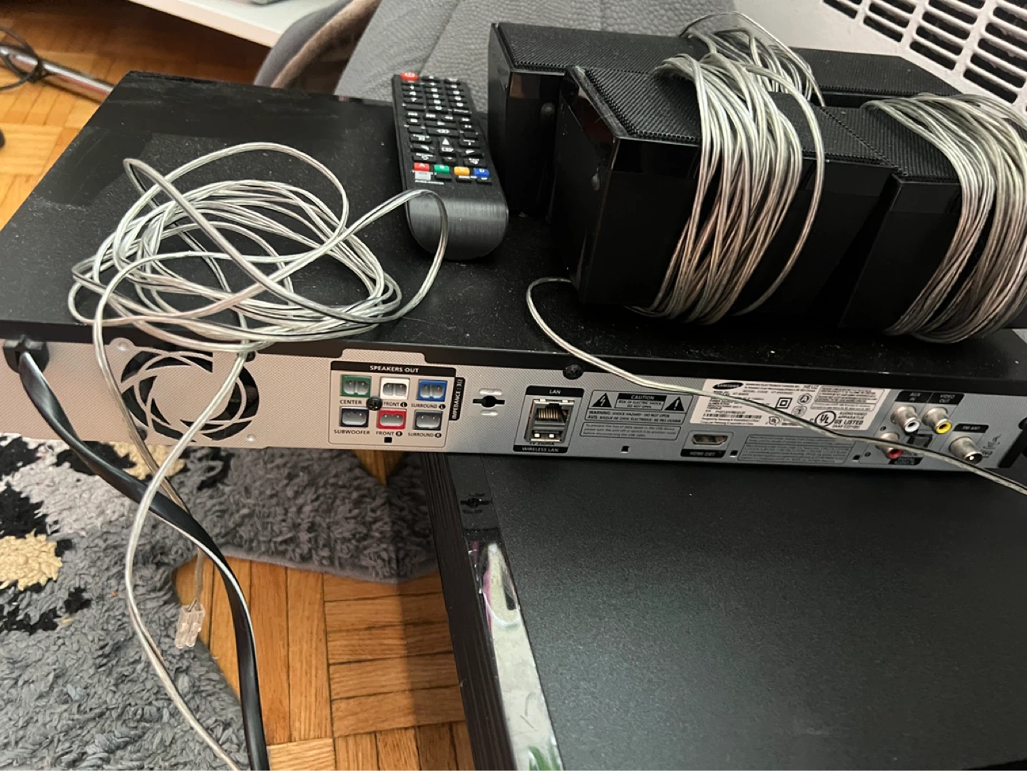 Samsung Blu-ray 3D Home Theatre System with Speakers and Remote - photo 3