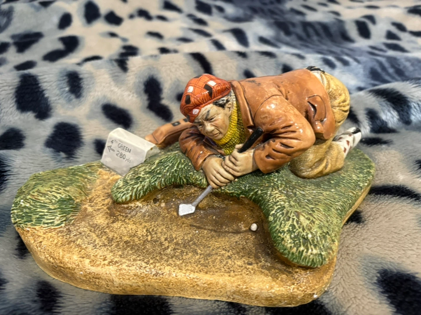 Naturecraft "Bunkered" Golf Figurine