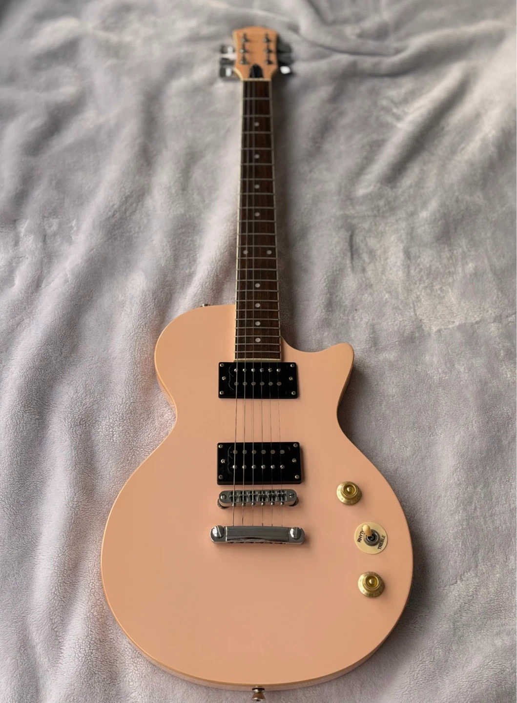 Like new Donner Les Paul guitar in shell pink. - photo 3