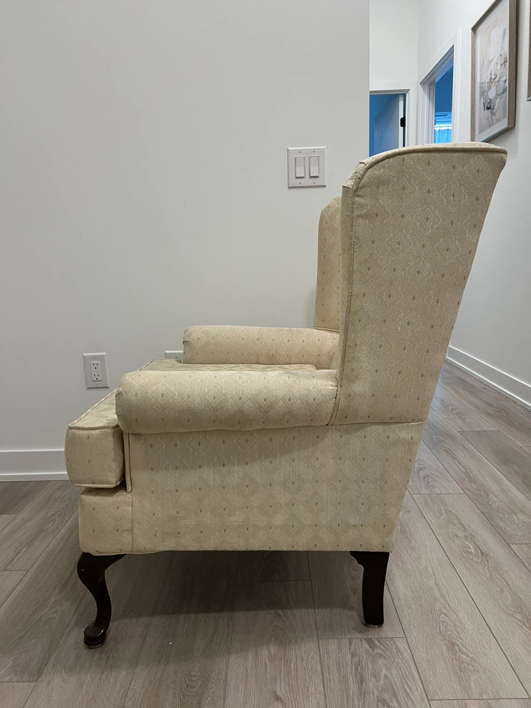 Cream Wingback Accent Chair - photo 2