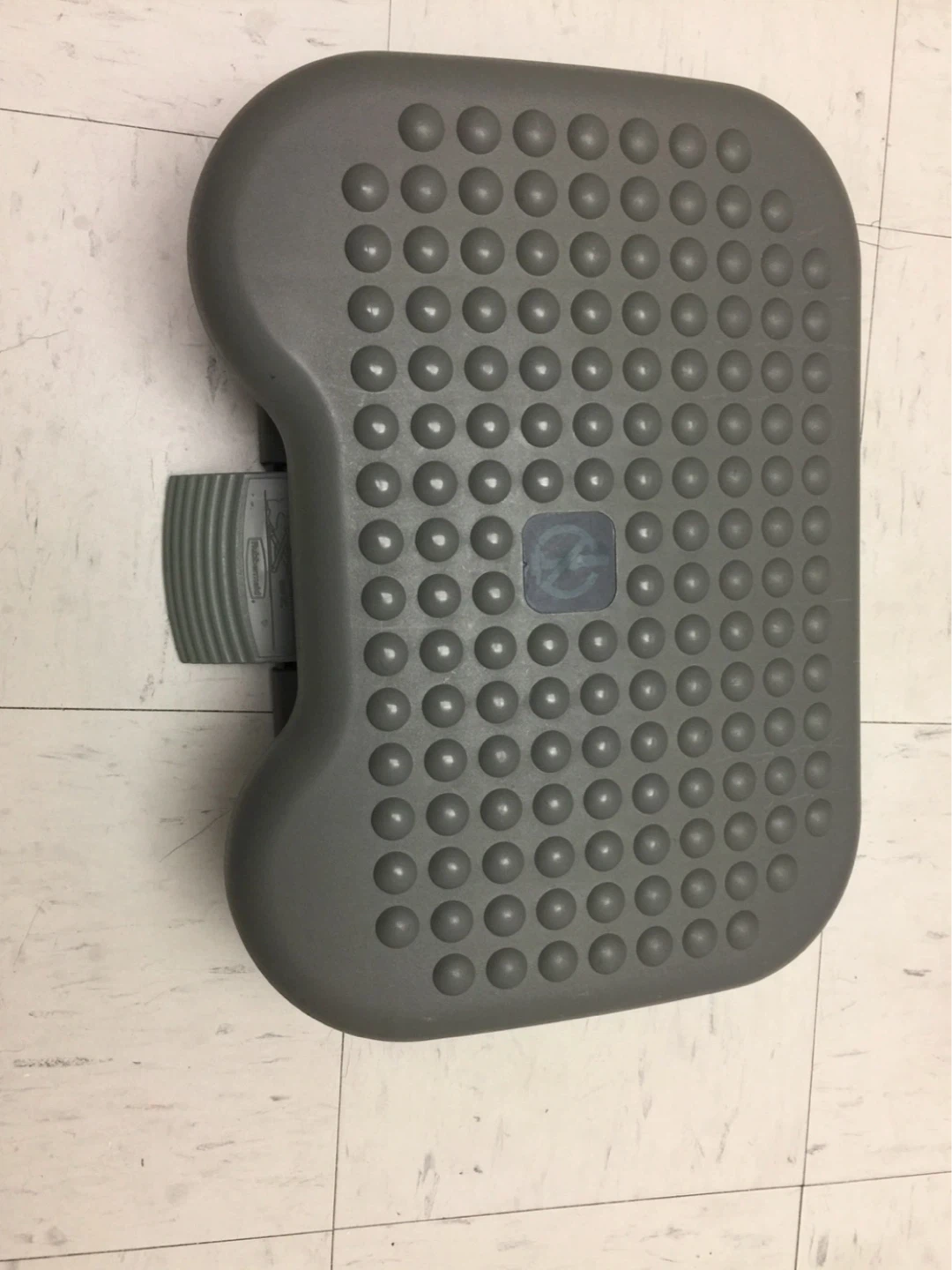 Rubbermaid Commercial Products Adjustable Footrest