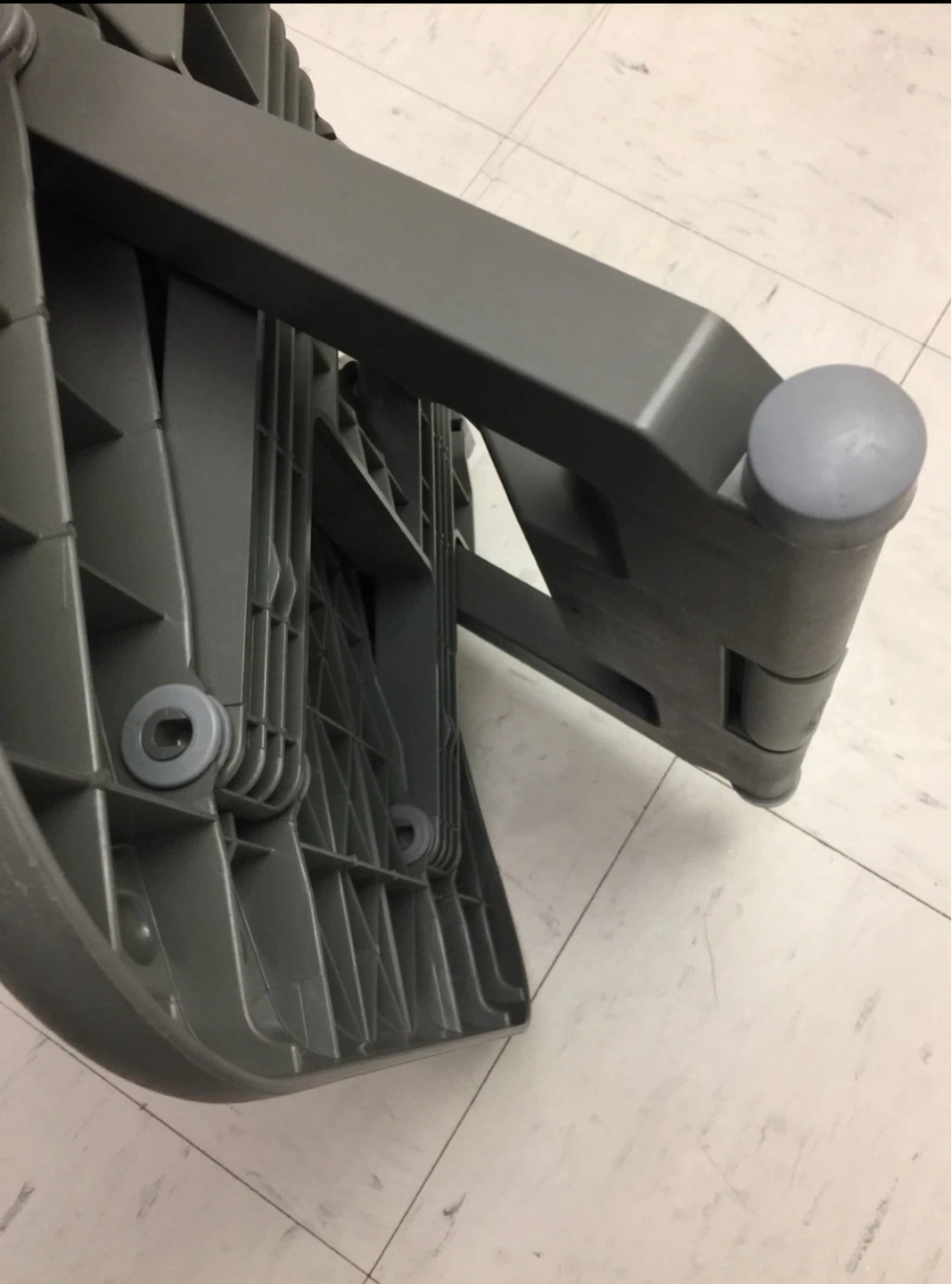 Rubbermaid Commercial Products Adjustable Footrest - photo 2