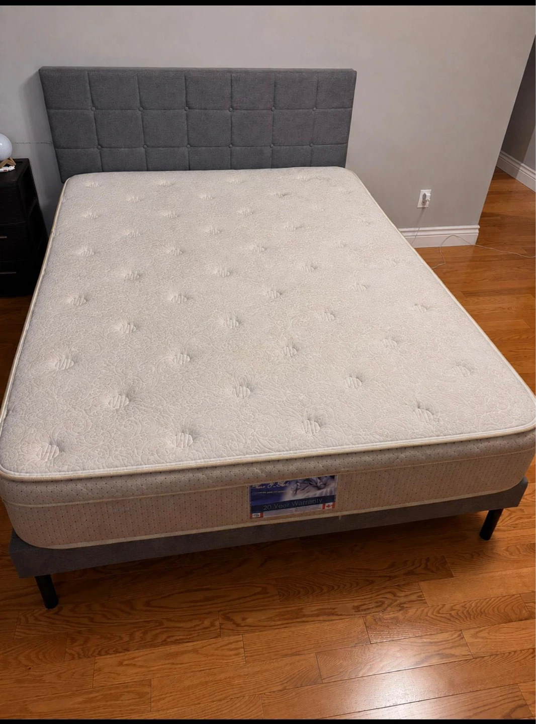 Serta Queen size Mattress - 10 inch