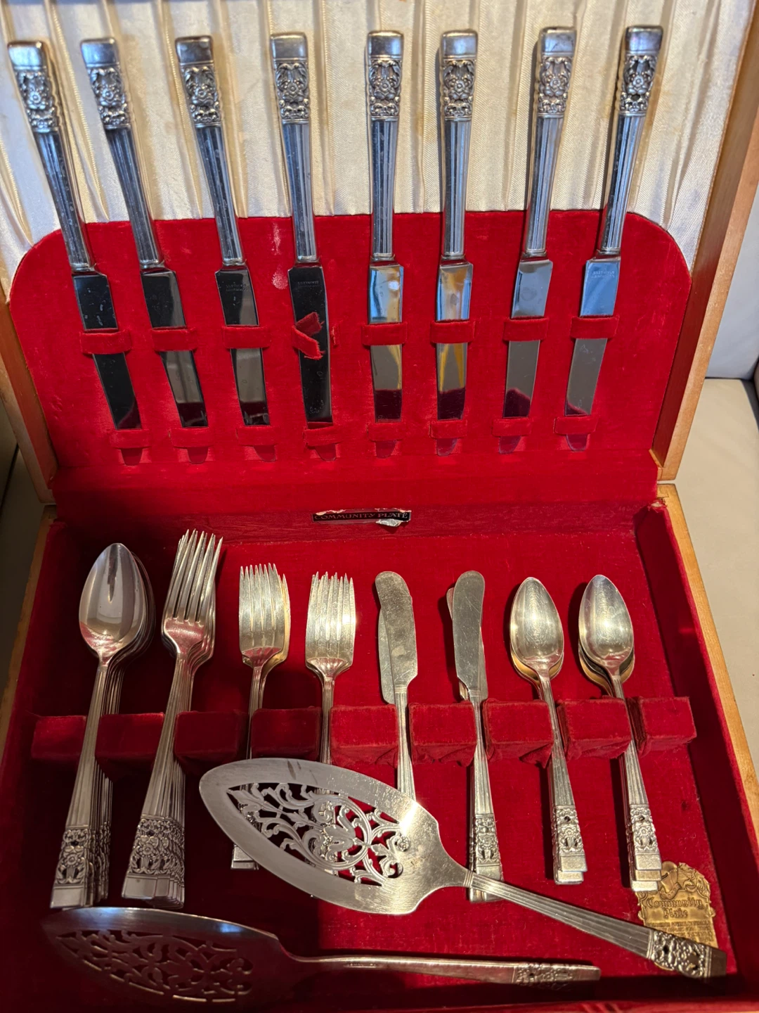 Community Plate Silverware Set with Cake Server