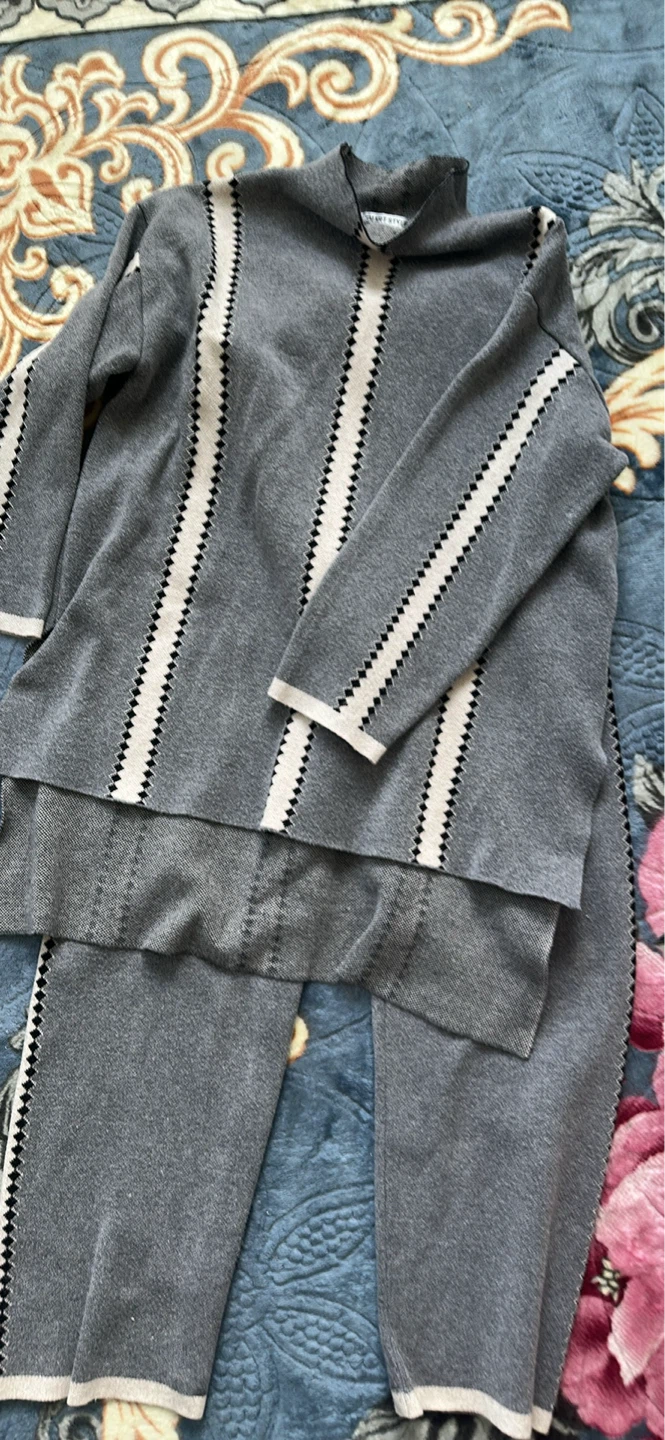 Smart Style Grey Striped Sweater and Pants Set - Size M