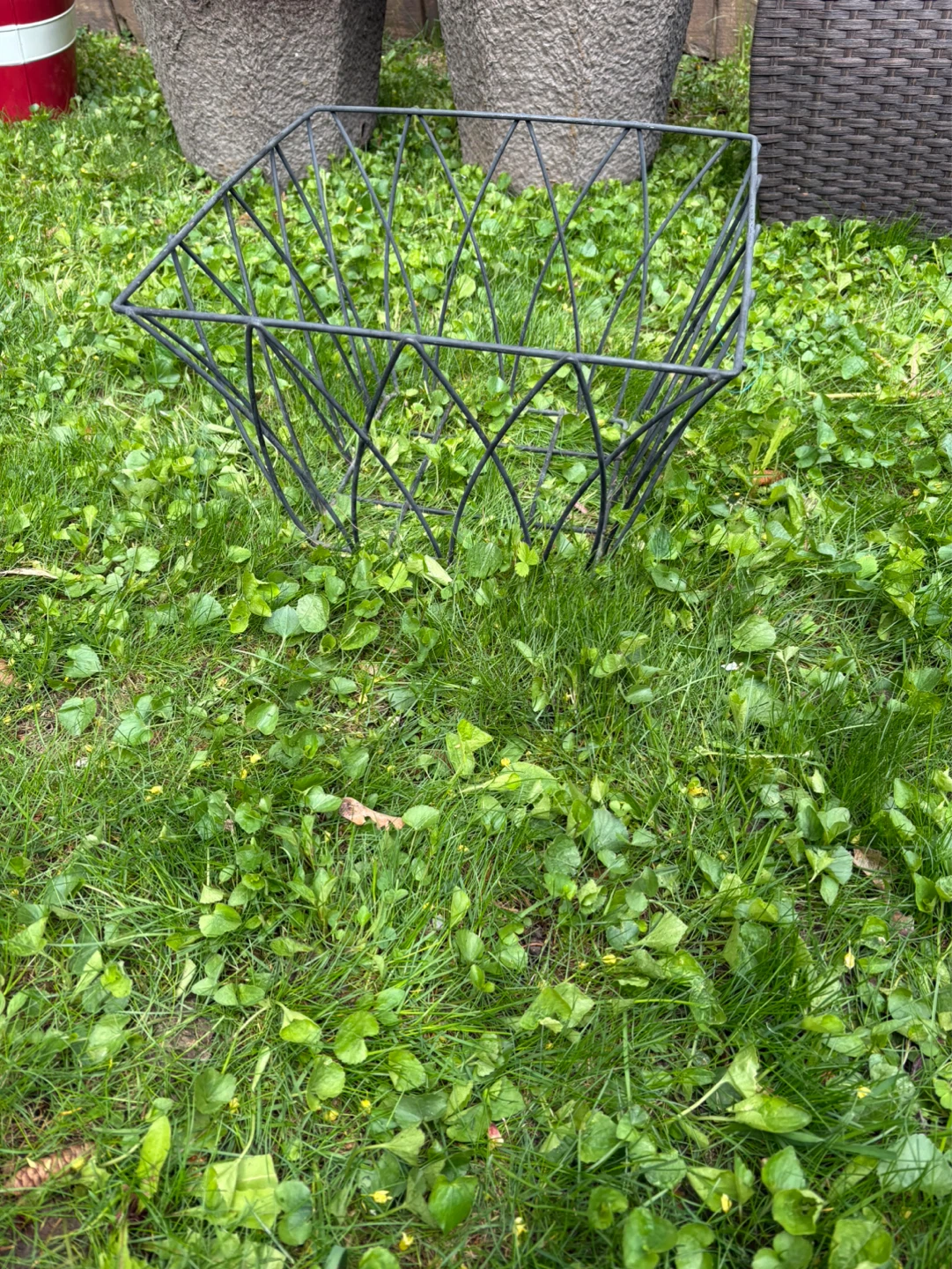 Four Black Wire Planter Baskets (2 Sets of 2) - photo 4