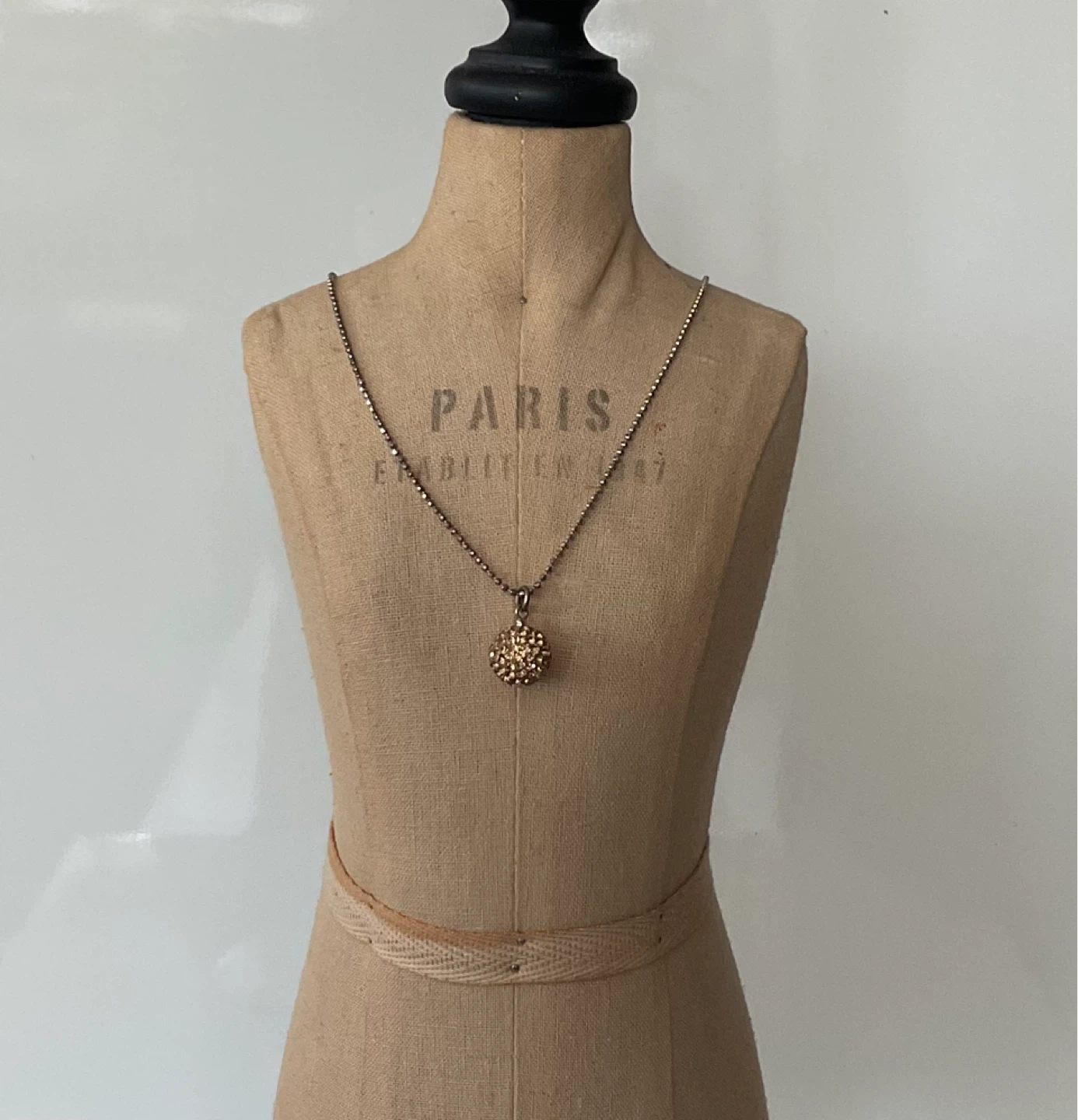 Hillberg & Berk Necklace with Sparkle Ball pendant