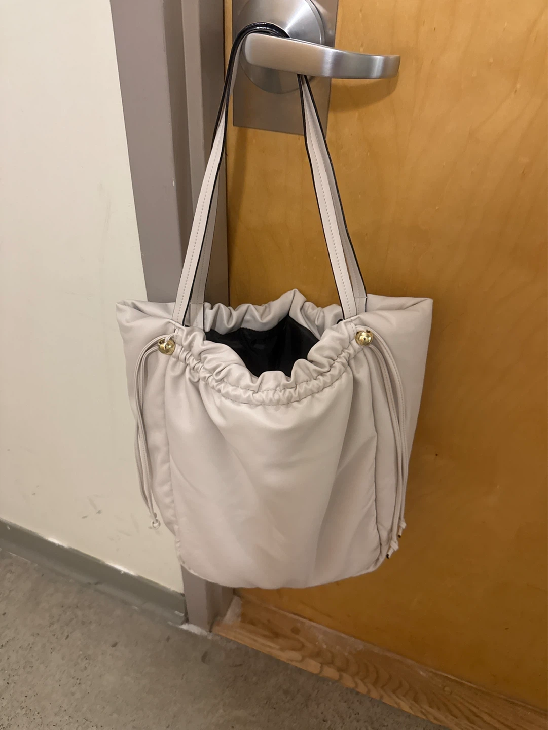 Victoria's Secret Drawstring Tote Bag - photo 4