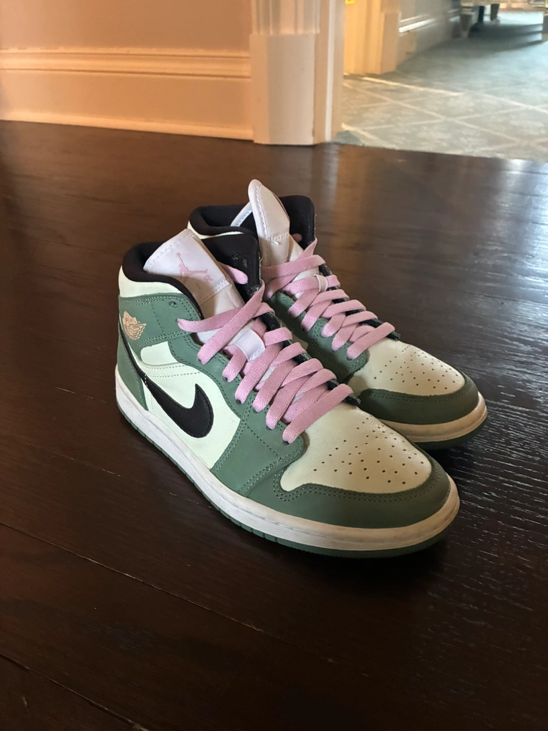 Dutch green Air Jordan 1 Mid SE