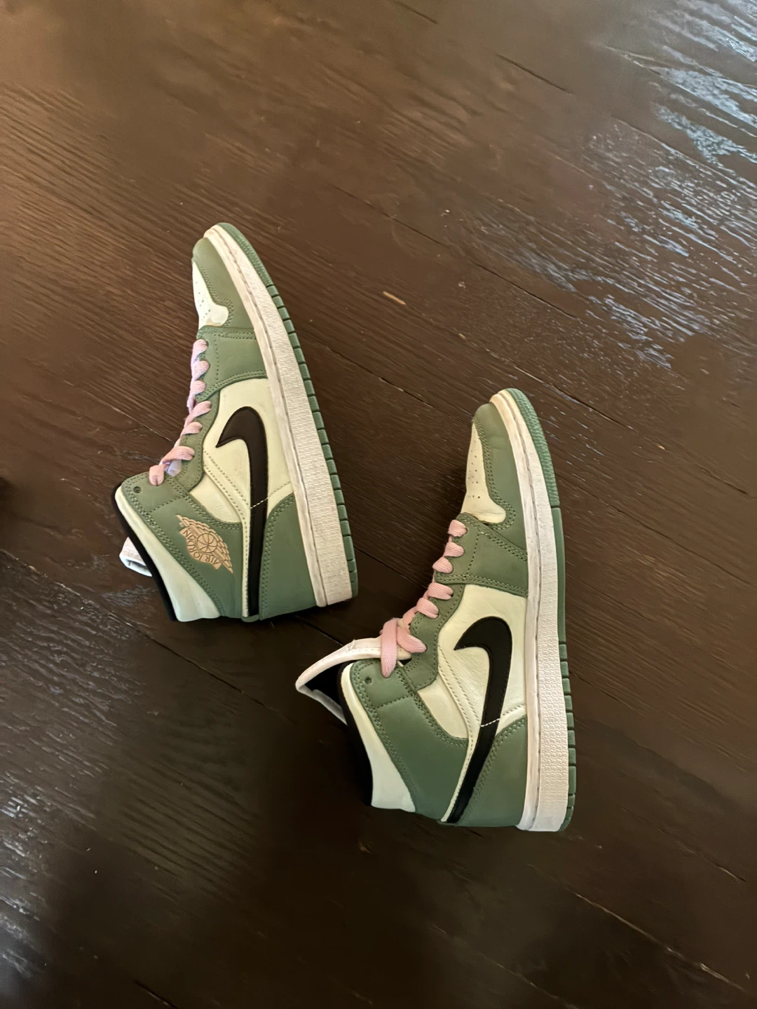 Dutch green Air Jordan 1 Mid SE - photo 2