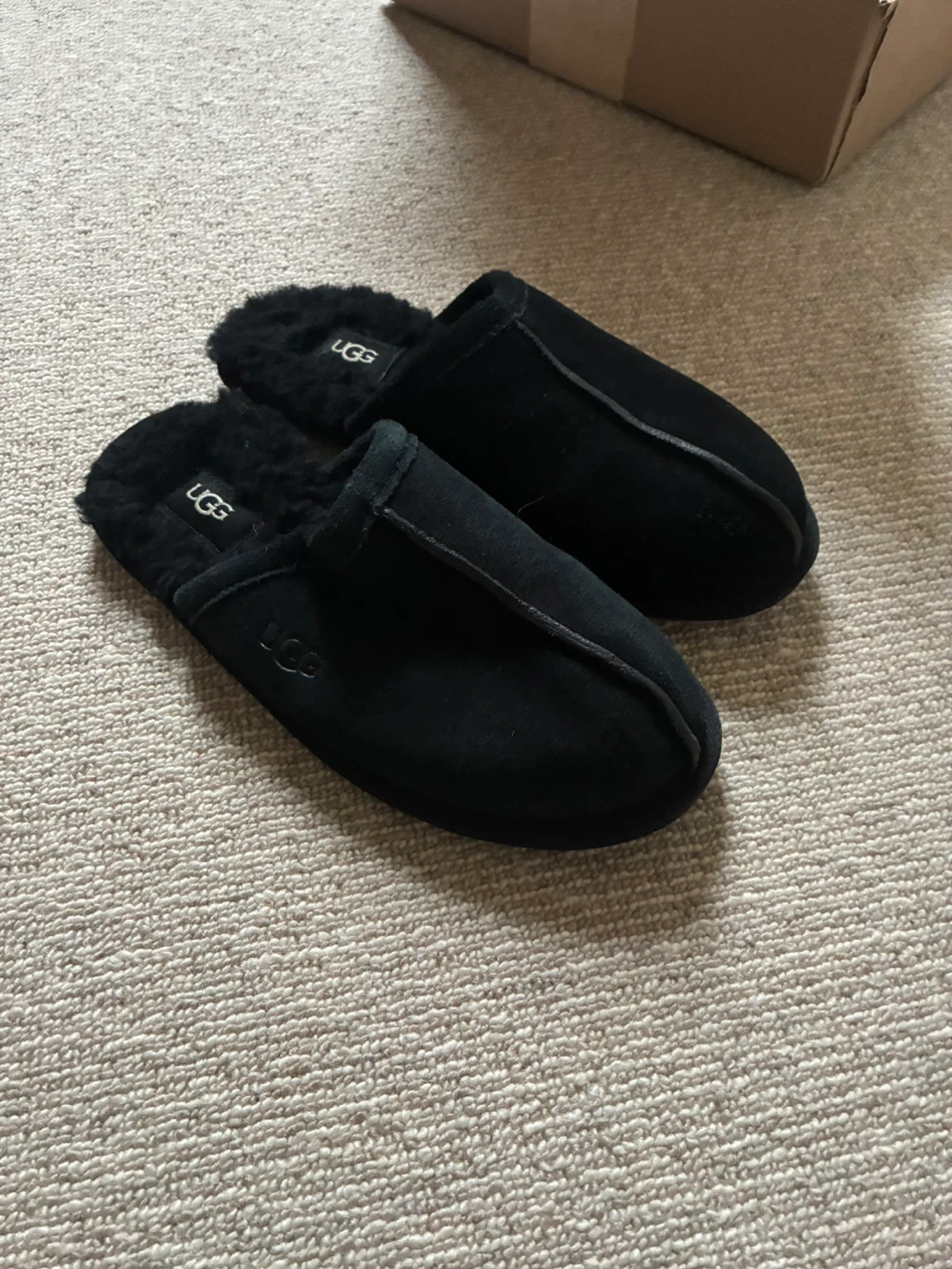 UGG Black Suede Furry Slippers - photo 2