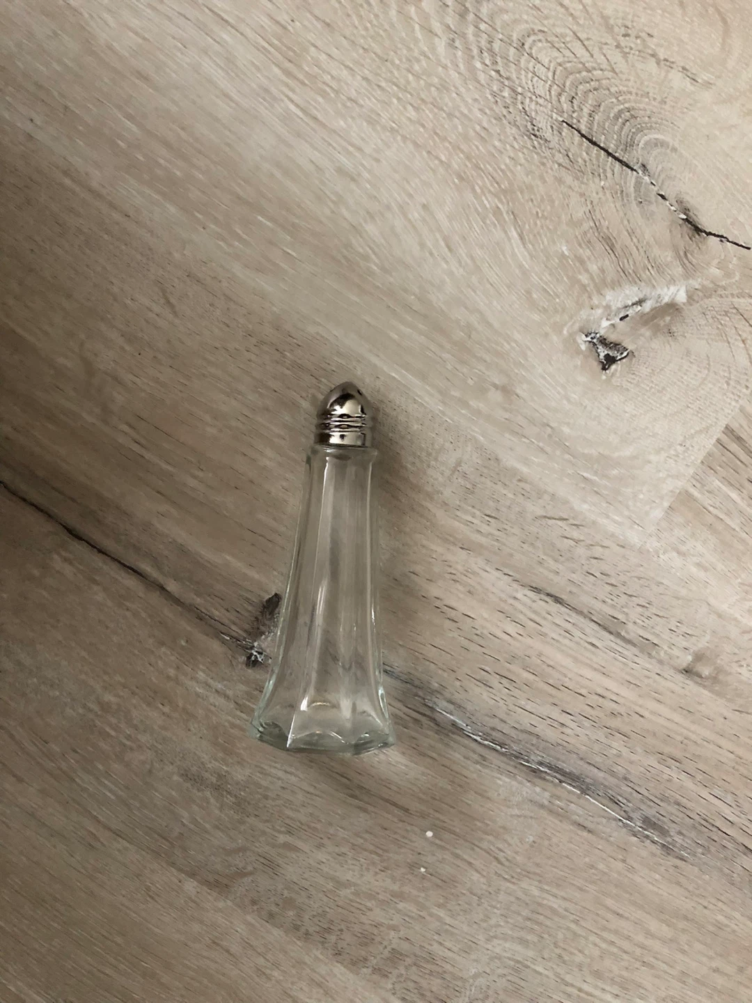 Glass Salt and Pepper Shakers - photo 3