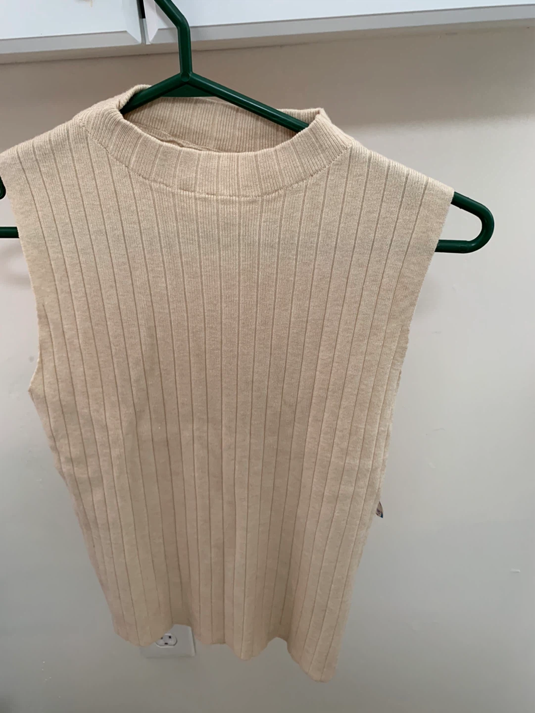 New Ribbed Mock Neck Sleeveless Top - Small