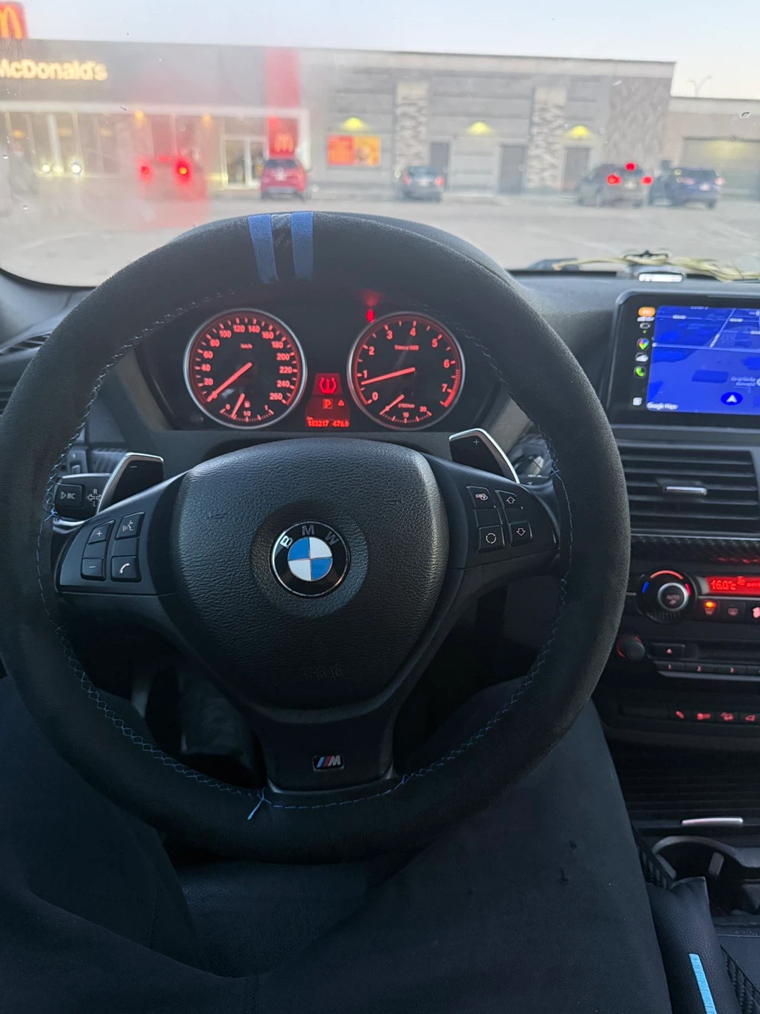 White BMW X5 - photo 5