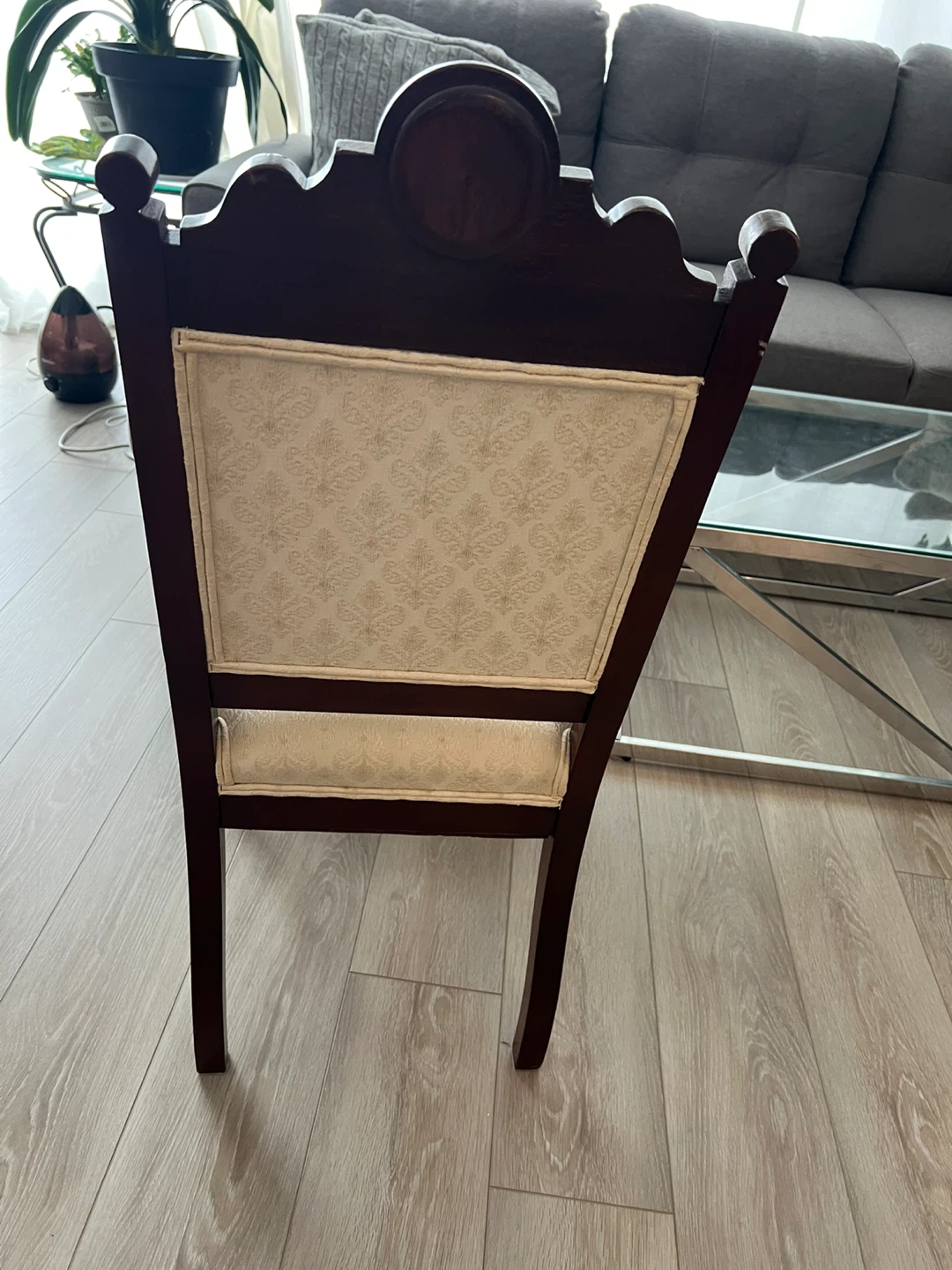 Vintage Accent Chair with Cream Upholstery - photo 3
