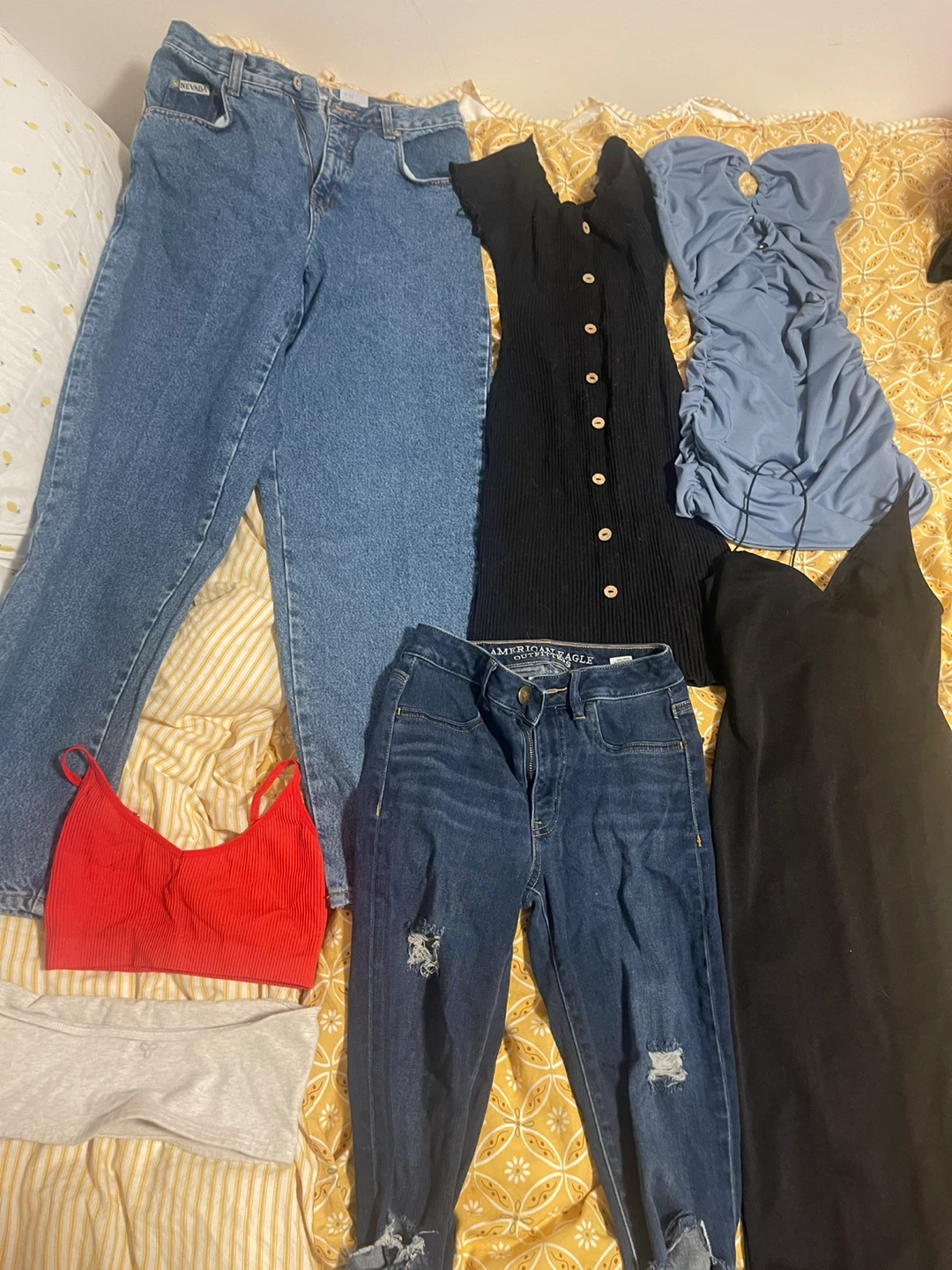 Clothing and miscellaneous - photo 5