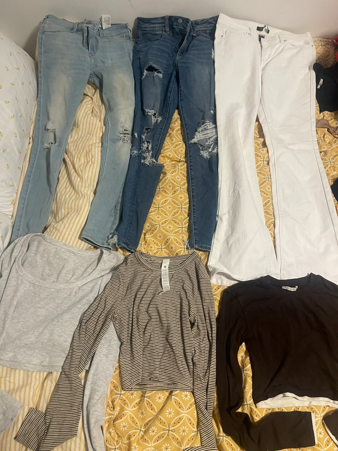 Clothing and miscellaneous - photo 3