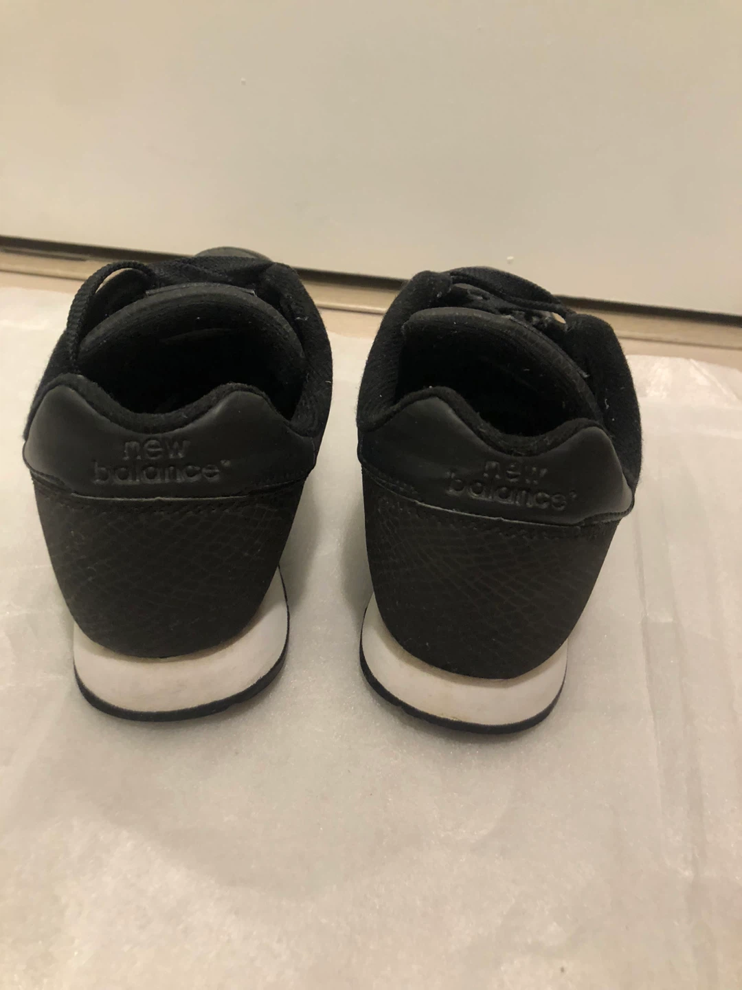 New Balance Leather Sneakers-6.5 Women’s - photo 3