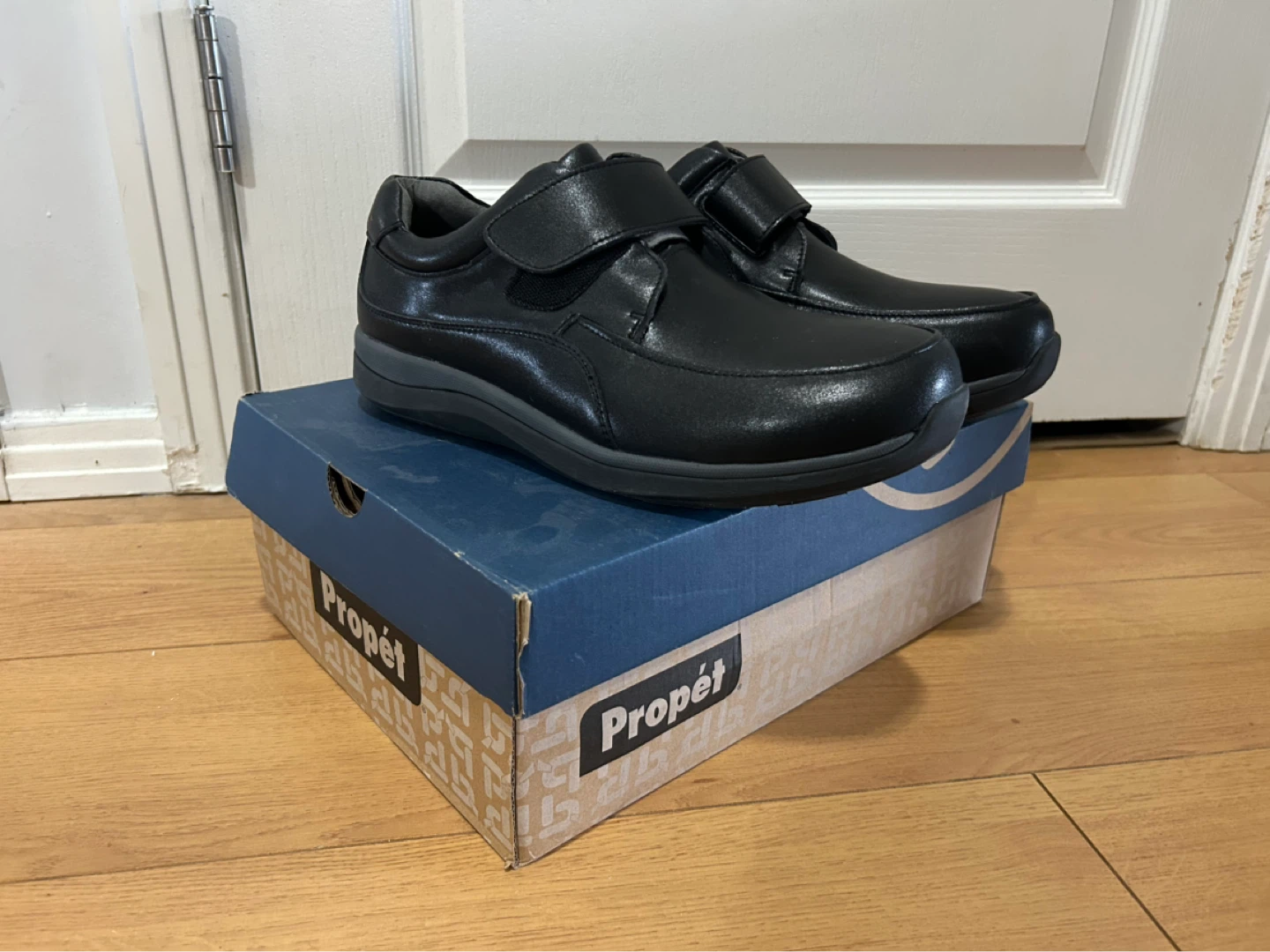 Propet Men’s Parker Shoes - Black Leather / New in Box