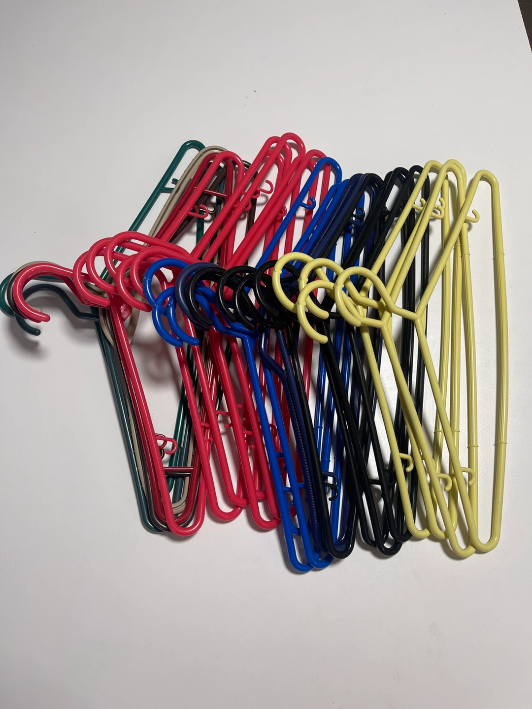 ✏️$10 Mixed Colour Plastic Clothes Hangers (Set of 24)