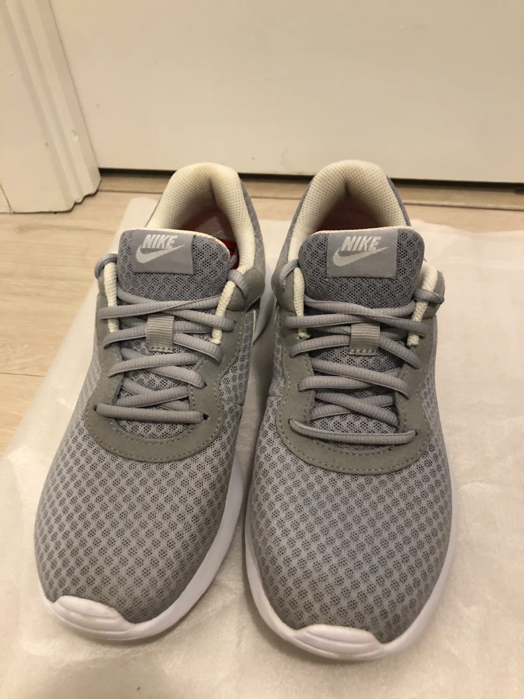 Women’s Nike Sneakers - photo 5
