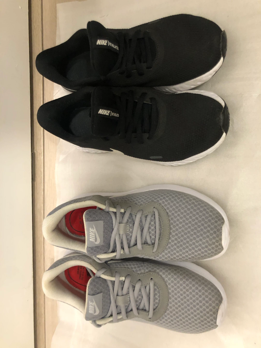 Women’s Nike Sneakers - photo 3