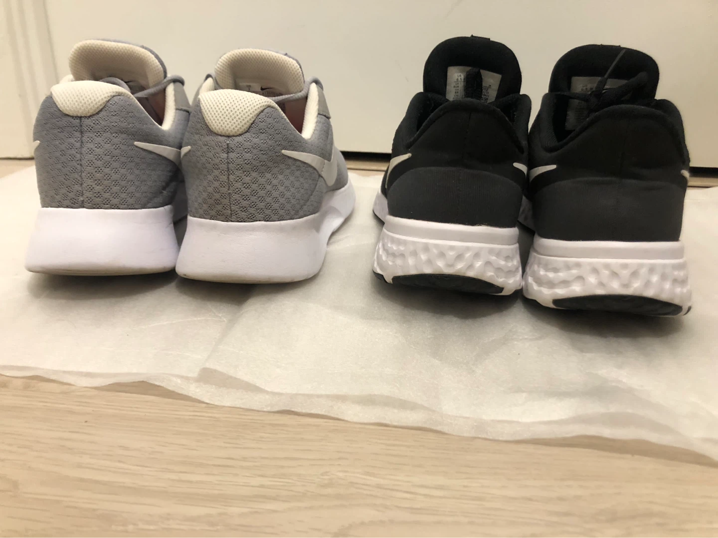 Women’s Nike Sneakers - photo 4