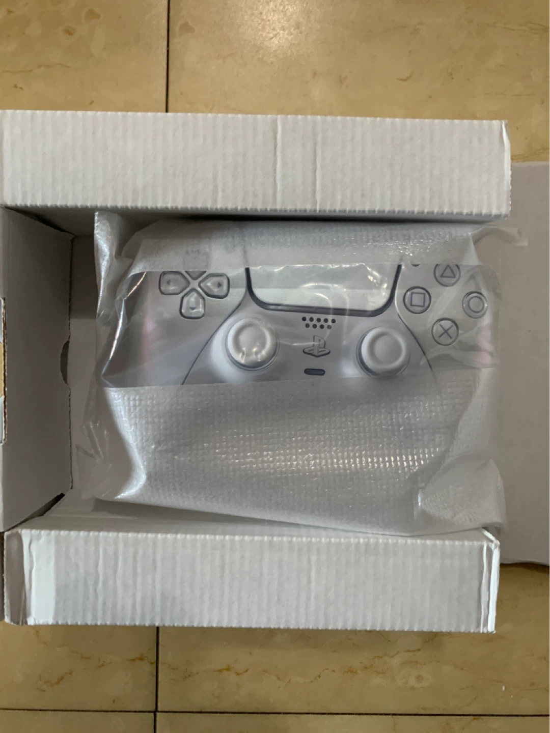 PlayStation 5 DualSense Wireless Controller - White - photo 2