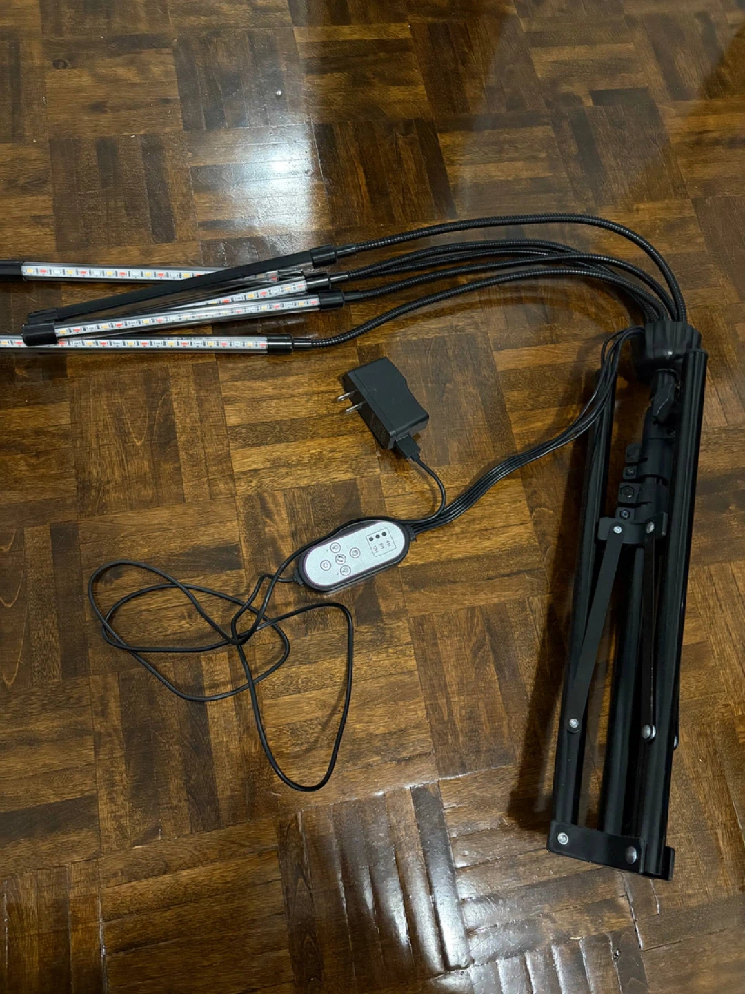 Full Spectrum LED Grow Light with Tripod - photo 2
