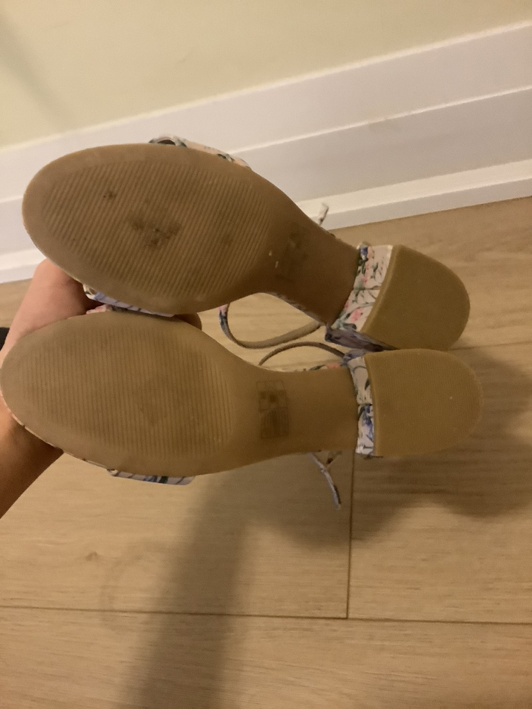 Floral Block Heel Sandals size 6 - photo 4