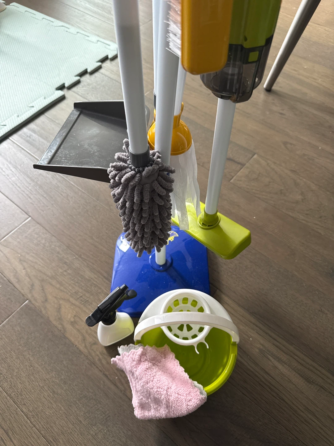 Kid's Cleaning Toy Set with Toy Vacuum - photo 3