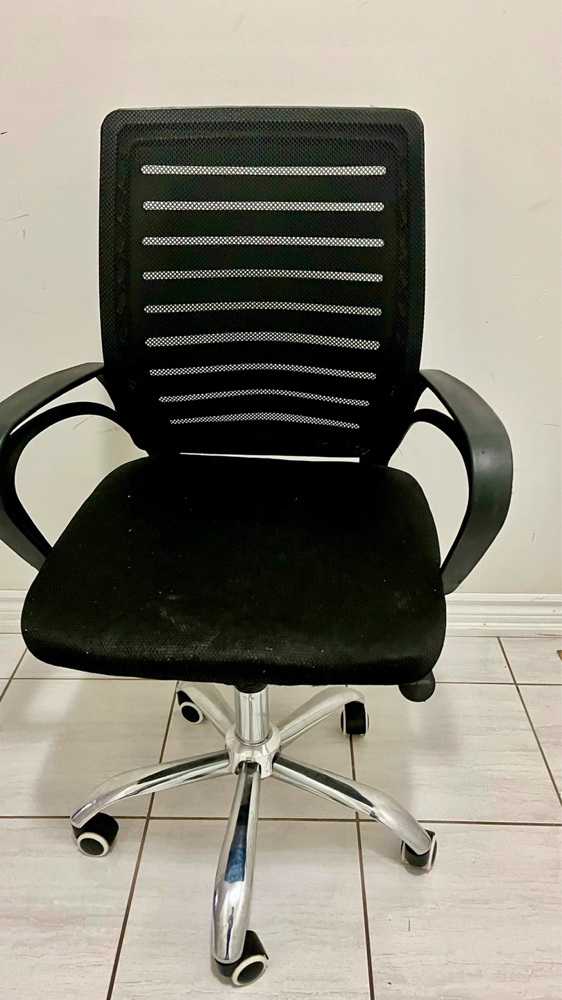 Black Mesh Office Chair