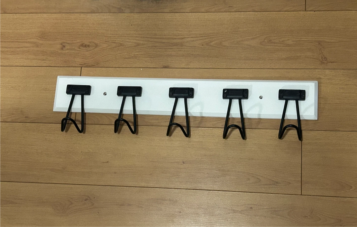 StyleWell 27-inch White Coat Rack with 5 Black Card Holder Hooks