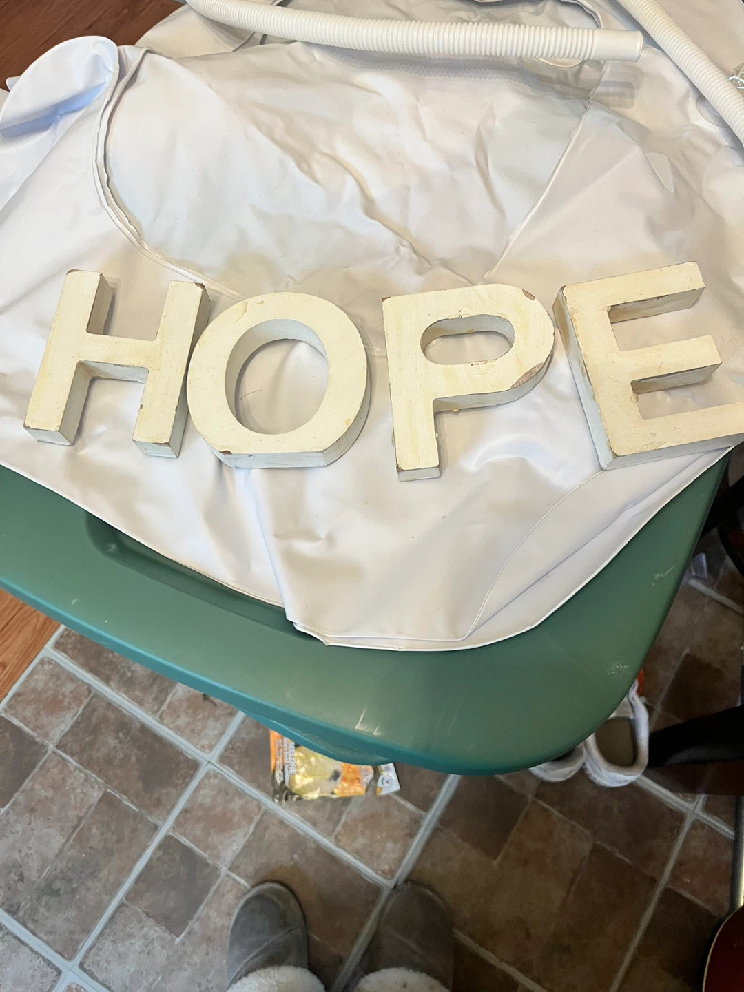 Set of "HOPE" decorative letters - photo 3