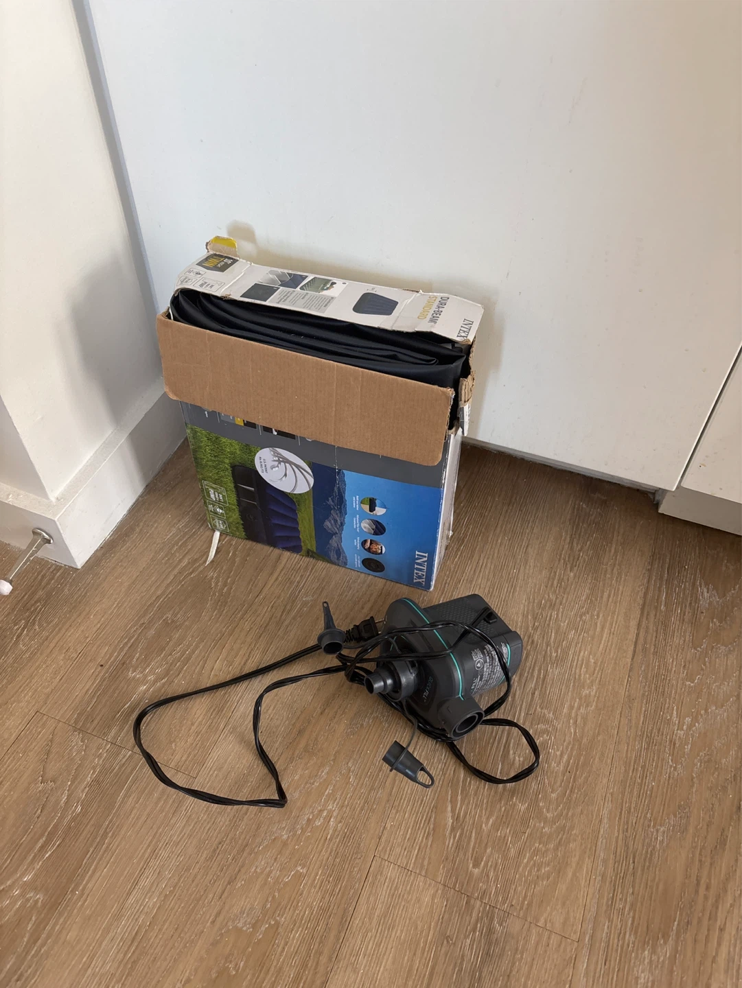 Twin Intex Inflatable Mat with Intex Electric Air Pump