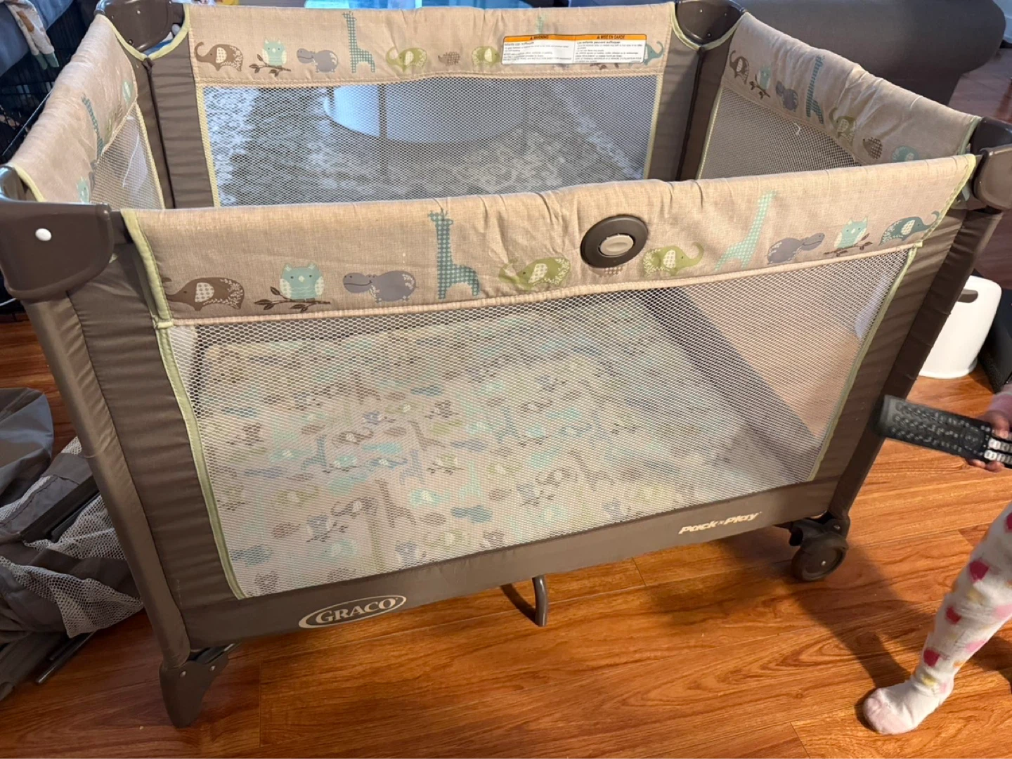Graco Pack 'n Play Portable Play pen - photo 5