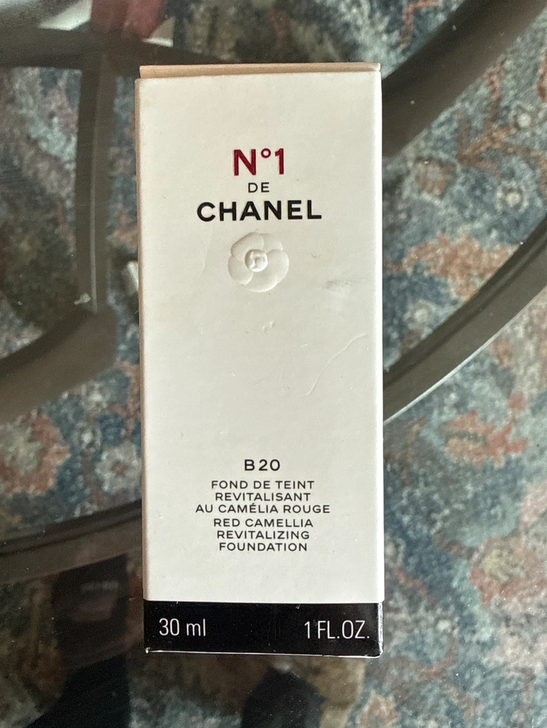 Chanel N°1 de Chanel Red Camellia Revitalizing Foundation B20