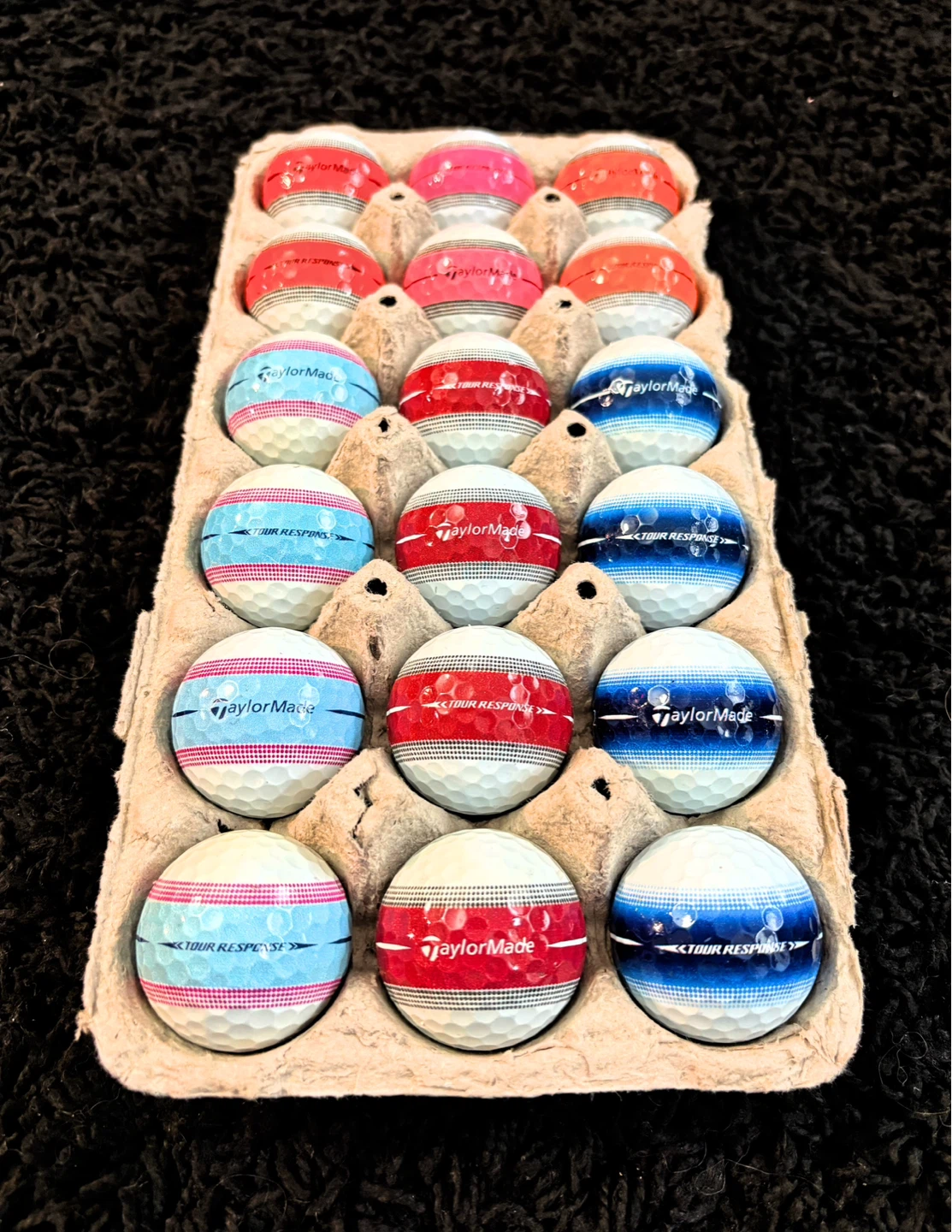 18 Taylormade Tour Response Stripe Golf Balls