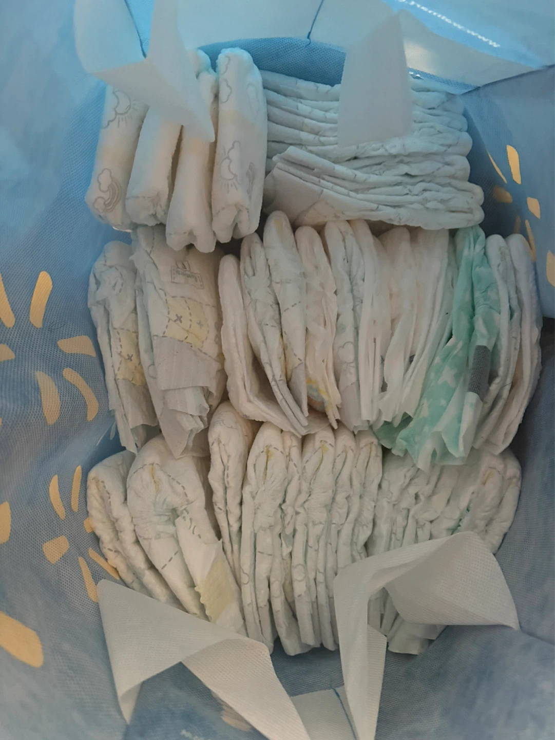 Newborn diapers (150 count) - photo 4