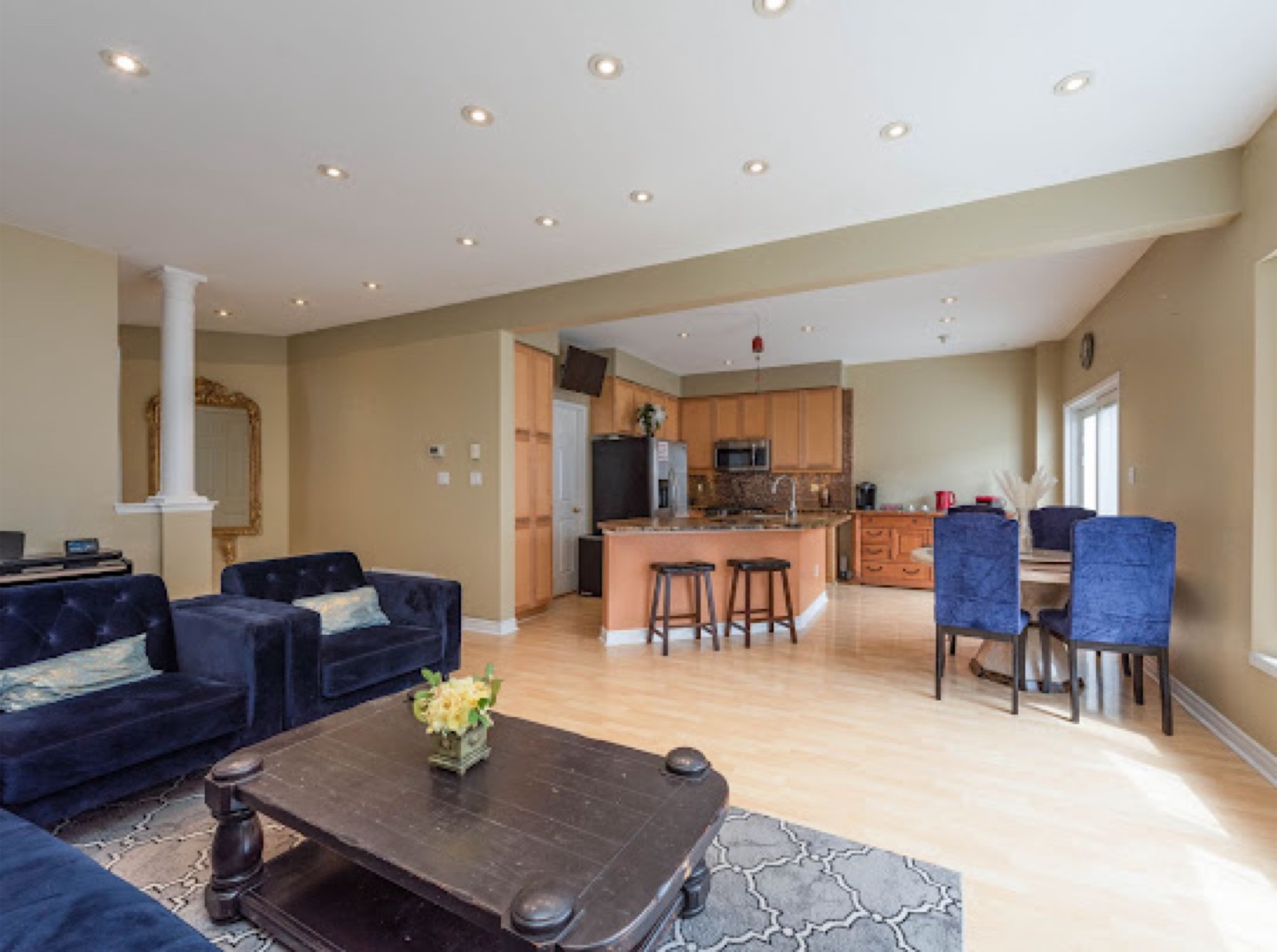 1 Bedroom Upper Level Room Argentia/Tenth Line/Derry - photo 3