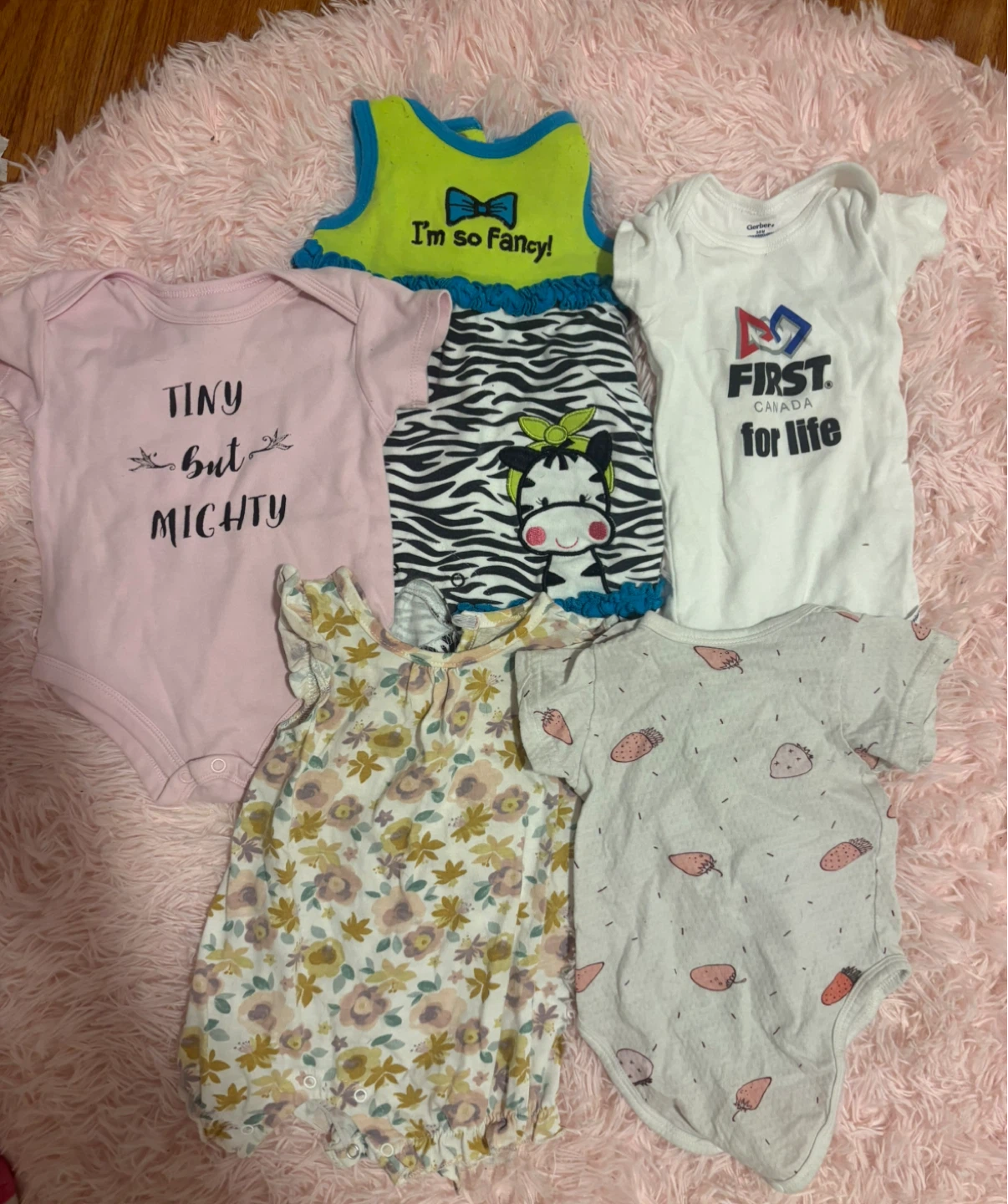 Baby girl Clothes Bundle (Sleepers, Bodysuits, Gown) - photo 5