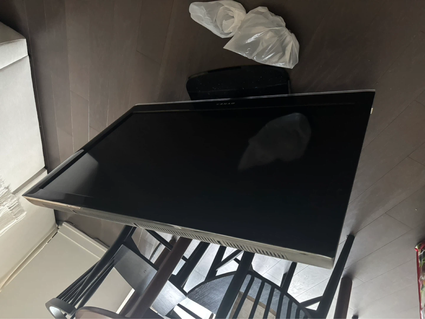 Dynex TV - 45”