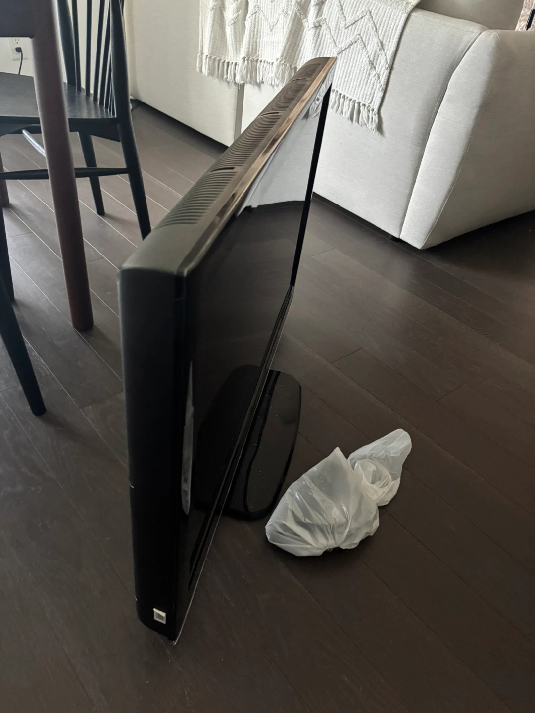 Dynex TV - 45” - photo 2