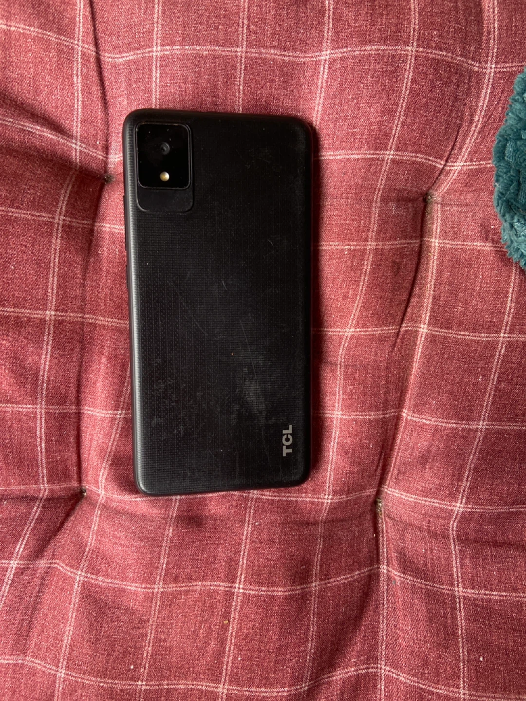 TCL cell phone - photo 2