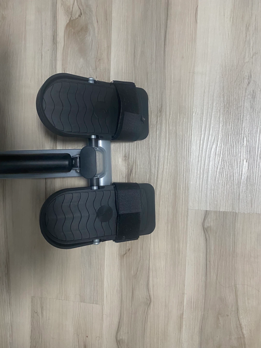 Sunny Health & Fitness Rowing Machine - photo 2