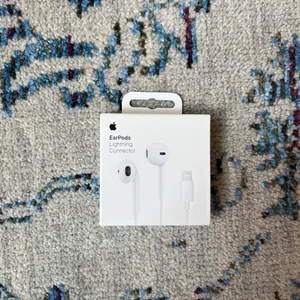 Apple EarPods with Lightning Connector